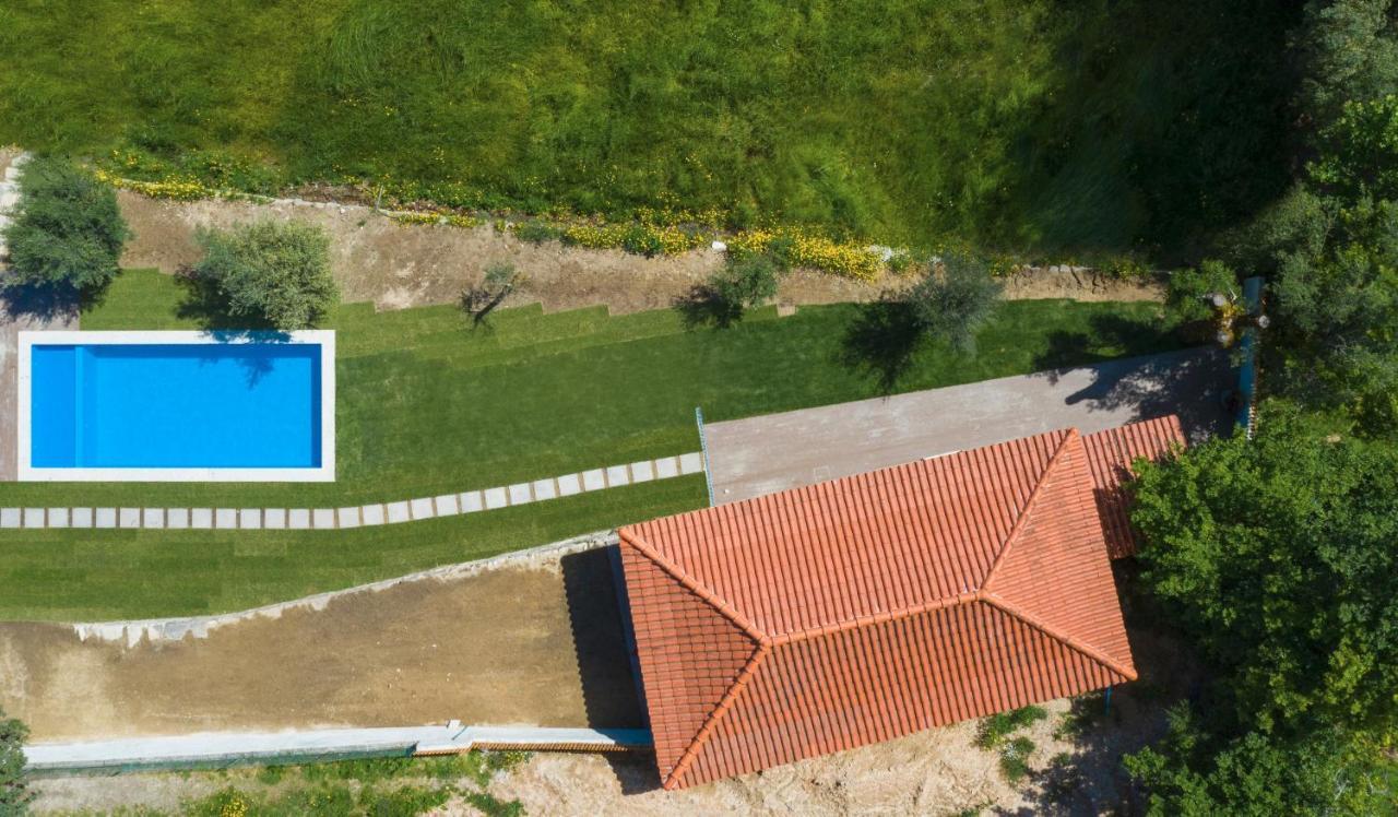 Casa Velha De Ponta Soto Villa Cela  Exterior photo