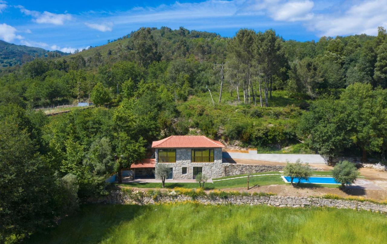 Casa Velha De Ponta Soto Villa Cela  Exterior photo